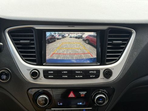 Used 2021 Hyundai Accent Limited FWD image 21