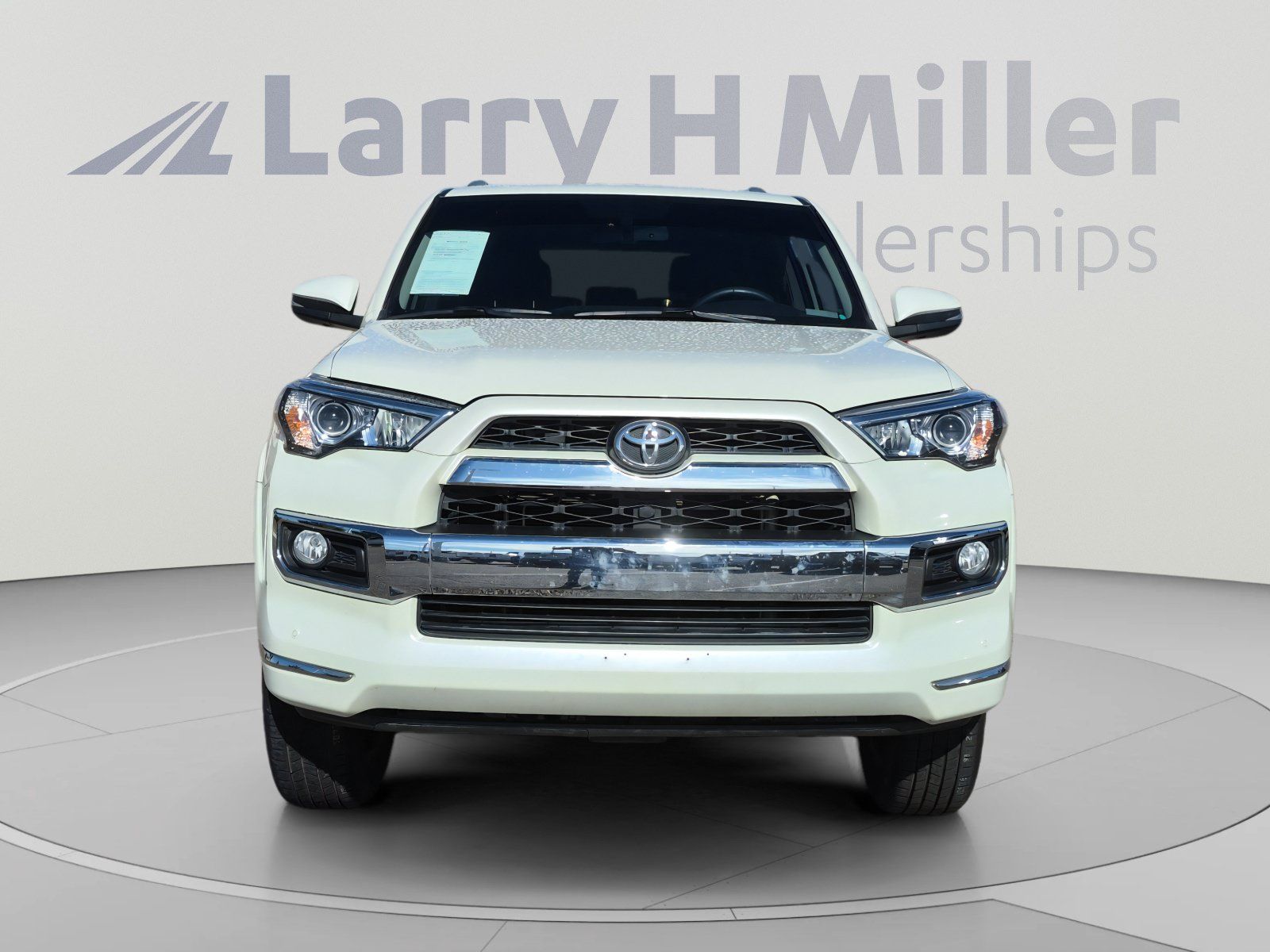 Used 2019 Toyota 4Runner SR5 AWD/4WD image 8