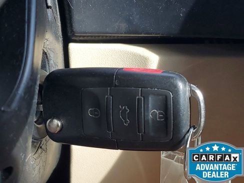 Used 2006 Volkswagen Beetle Convertible w/ Package 2 image 33