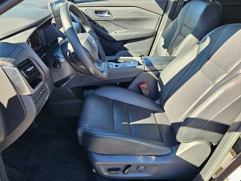 Certified 2025 Nissan Rogue SL w/ Tech Package image 13