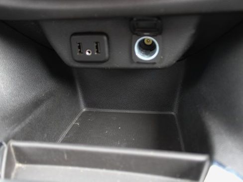 Used 2020 Chevrolet Traverse LT w/ Driver Confidence II Package image 21