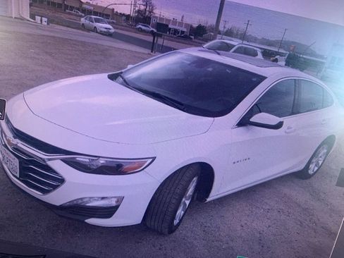 Used 2024 Chevrolet Malibu LT image 2