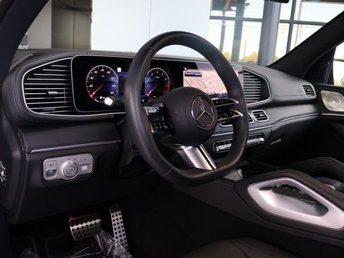 Used 2025 Mercedes-Benz GLS 450 4MATIC w/ AMG Line Exterior image 12