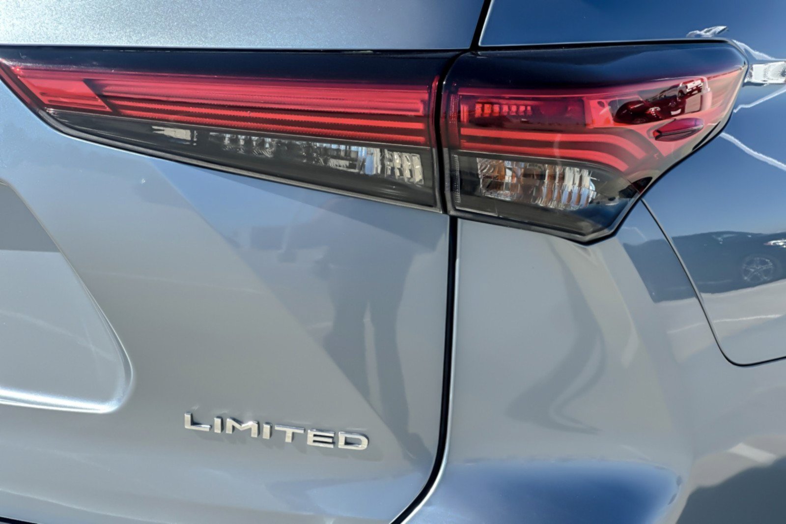 Used 2023 Toyota Highlander Limited FWD image 27