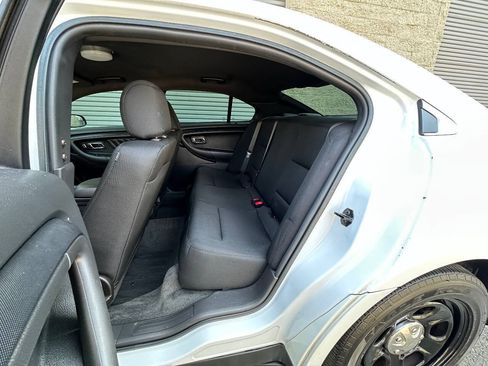 Used 2015 Ford Taurus Police Interceptor AWD image 9