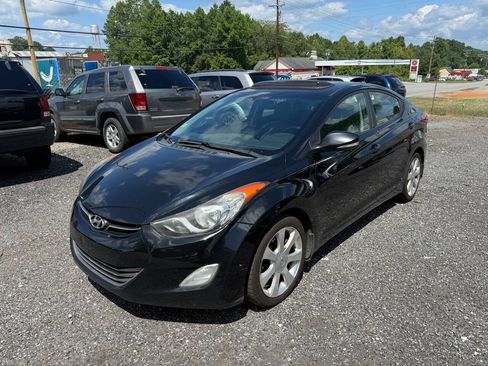 Used 2012 Hyundai Elantra Limited w/ Technology Pkg 5 FWD image 4