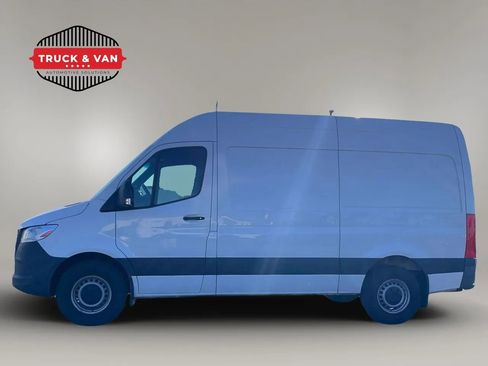 Used 2023 Mercedes-Benz Sprinter 2500 image 3