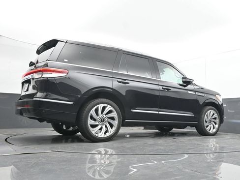 Used 2024 Lincoln Navigator Premiere AWD/4WD image 42