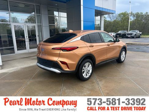 Certified 2025 Buick Envista Preferred w/ Convenience I Package FWD image 4