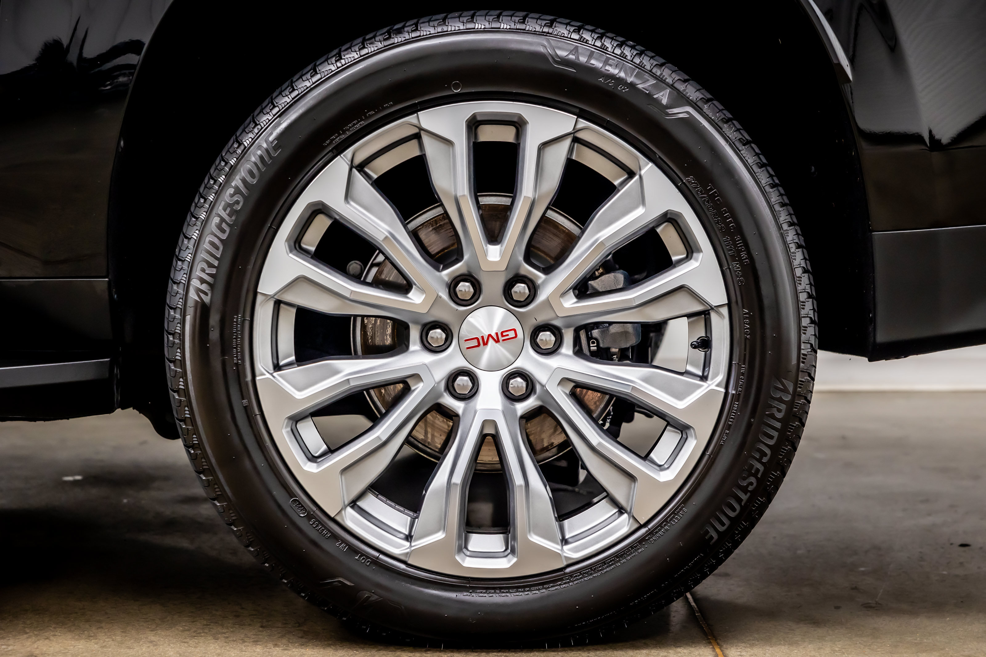 Used 2023 GMC Yukon XL Denali AWD/4WD image 33
