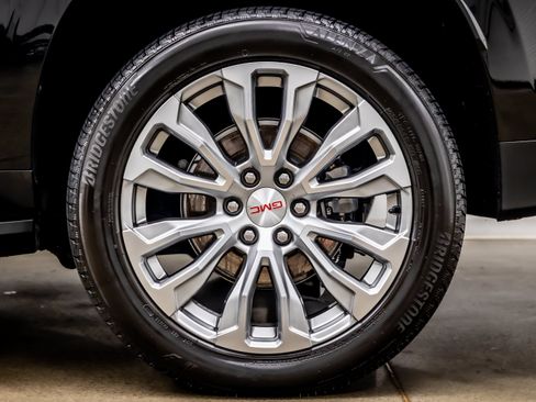Used 2023 GMC Yukon XL Denali AWD/4WD image 33