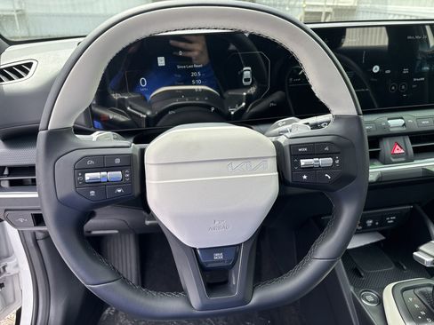 New 2025 Kia K4 GT-Line image 13