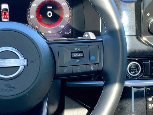 Used 2022 Nissan Pathfinder Platinum w/ Cargo Package image 25