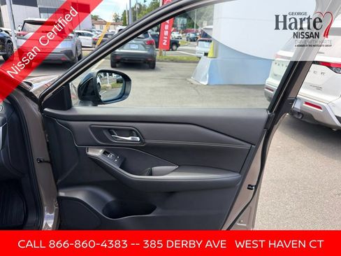 Certified 2025 Nissan Rogue SL w/ SL Premium Package AWD/4WD image 30