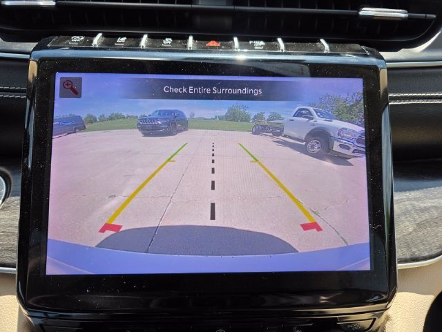Used 2021 Jeep Grand Cherokee L Limited AWD/4WD image 23