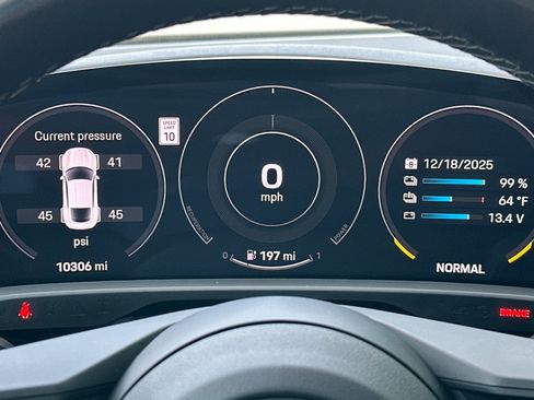 Used 2024 Porsche Taycan image 24