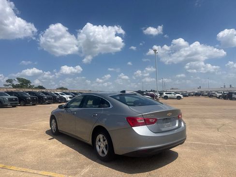 Used 2025 Chevrolet Malibu LS FWD image 15