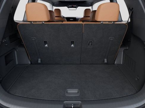 Used 2025 Kia Telluride AWD image 19