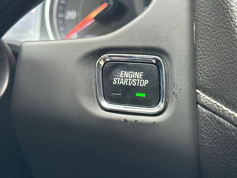 Certified 2022 GMC Acadia SLE image 30