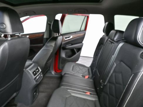 Certified 2024 Volkswagen Atlas SE w/ Panoramic Sunroof Package image 19