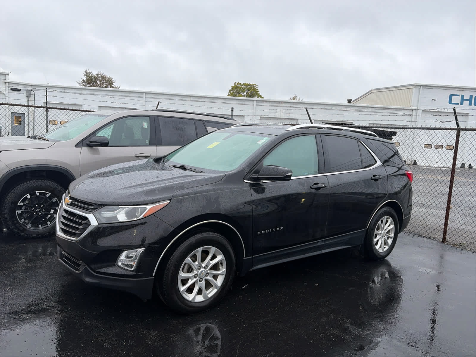 Used 2018 Chevrolet Equinox LT w/ Sun & Infotainment Package AWD/4WD image 1