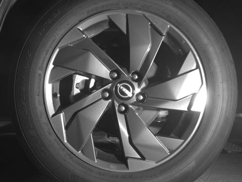 Used 2025 Nissan Rogue SV FWD image 12
