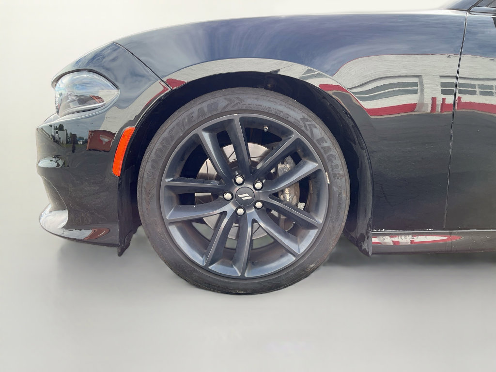 Used 2022 Dodge Charger R/T w/ Plus Group RWD image 32