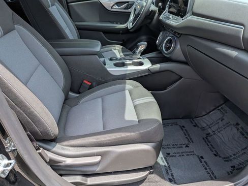 Used 2025 Chevrolet Blazer LT FWD image 31