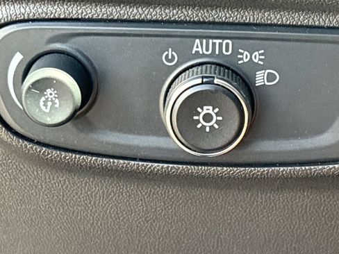 Used 2024 Chevrolet Equinox LT FWD image 10