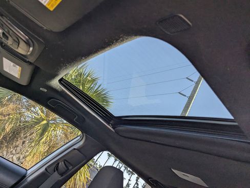 Used 2023 Toyota Crown Limited image 16