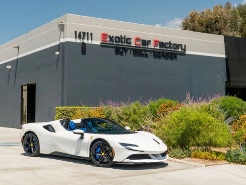 Used 2025 Ferrari SF90 Spider AWD/4WD image 1