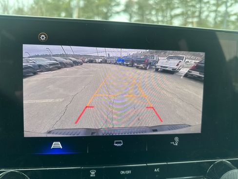 Used 2023 Chevrolet Colorado W/T image 15