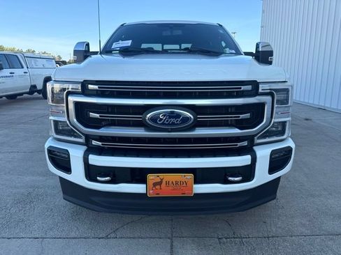 Certified 2022 Ford F250 Platinum w/ FX4 Off-Road Package AWD/4WD image 8