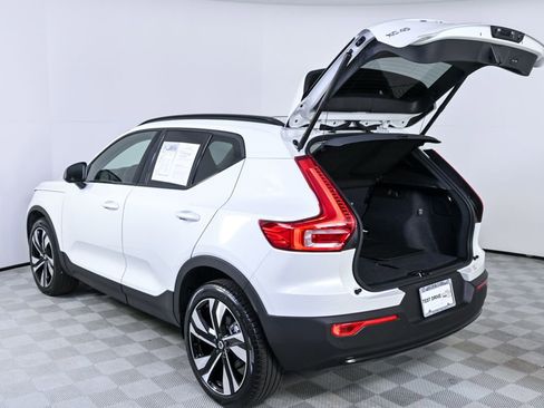 Certified 2025 Volvo XC40 B5 Plus image 31