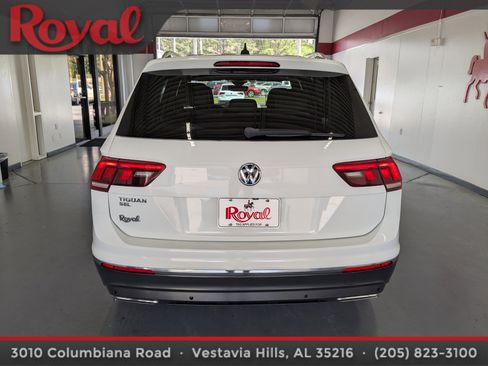 Used 2020 Volkswagen Tiguan SEL image 3