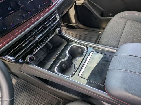 Used 2024 Chevrolet Traverse Z71 w/ LPO, Floor Liner Package image 13