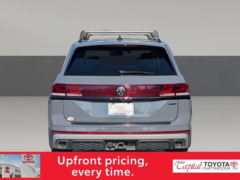 Used 2024 Volkswagen Atlas Peak Edition SE AWD/4WD image 7
