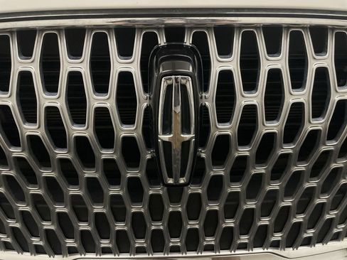 Used 2023 Lincoln Corsair AWD image 25
