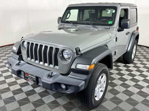Used 2019 Jeep Wrangler Sport AWD/4WD image 3