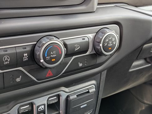 Used 2020 Jeep Wrangler Unlimited Sport S AWD/4WD image 30