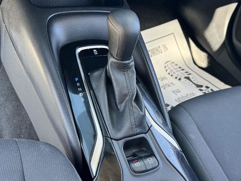 Used 2022 Toyota Corolla LE FWD image 23