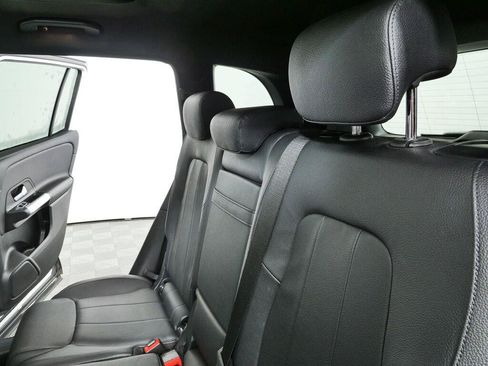 Used 2021 Mercedes-Benz GLB 250 4MATIC image 21