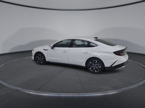 Used 2025 Hyundai Sonata SEL FWD image 11