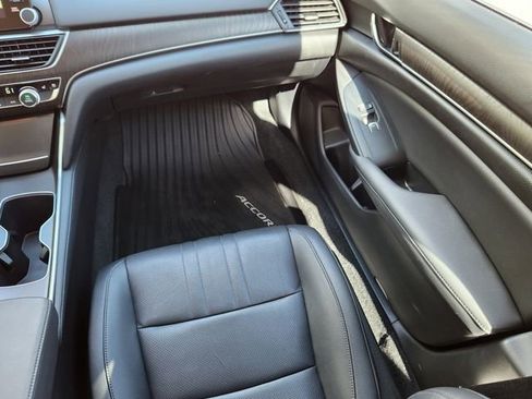 Used 2022 Honda Accord Touring image 26