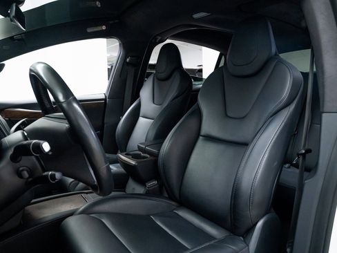 Used 2019 Tesla Model X 100D image 16