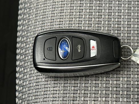 Used 2025 Subaru Outback Premium w/ Popular Package #1A AWD/4WD image 39