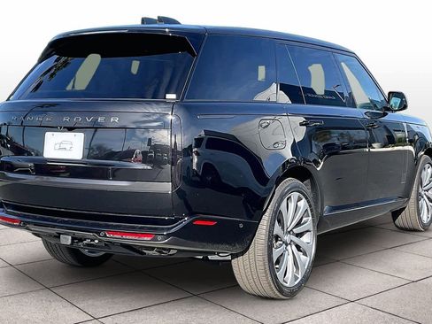 New 2025 Land Rover Range Rover Long Wheelbase SE image 4