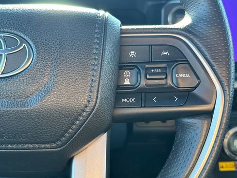 Used 2025 Toyota 4Runner Limited image 19