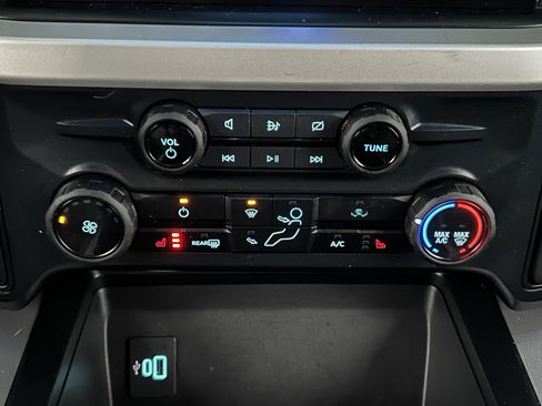 Used 2023 Ford F350 XLT w/ XLT Premium Package image 28