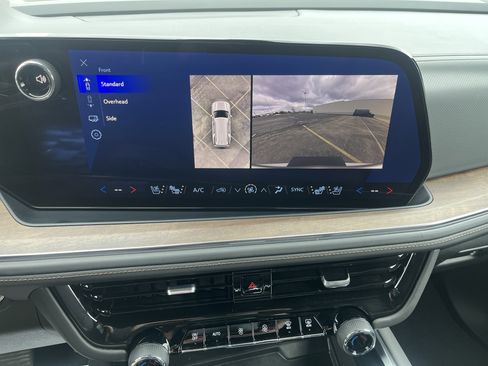 Used 2025 Chevrolet Tahoe High Country image 35